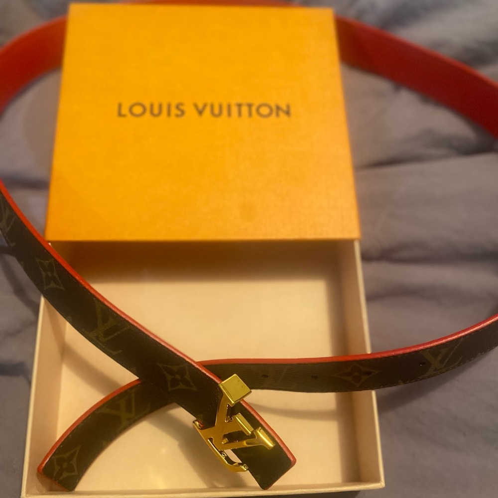 Louis Vuitton reversible belt Authentic